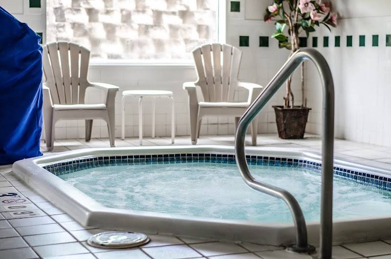 Quality Suites St. Joseph