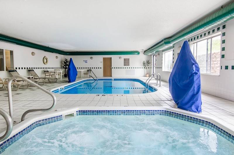 Quality Suites St. Joseph