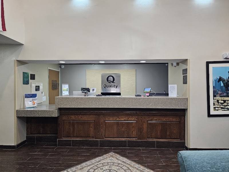 Quality Suites St. Joseph